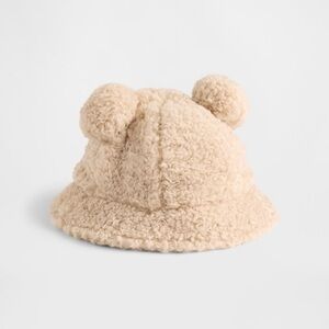 GAP Fuzzy Bear Ear Hat in Cream